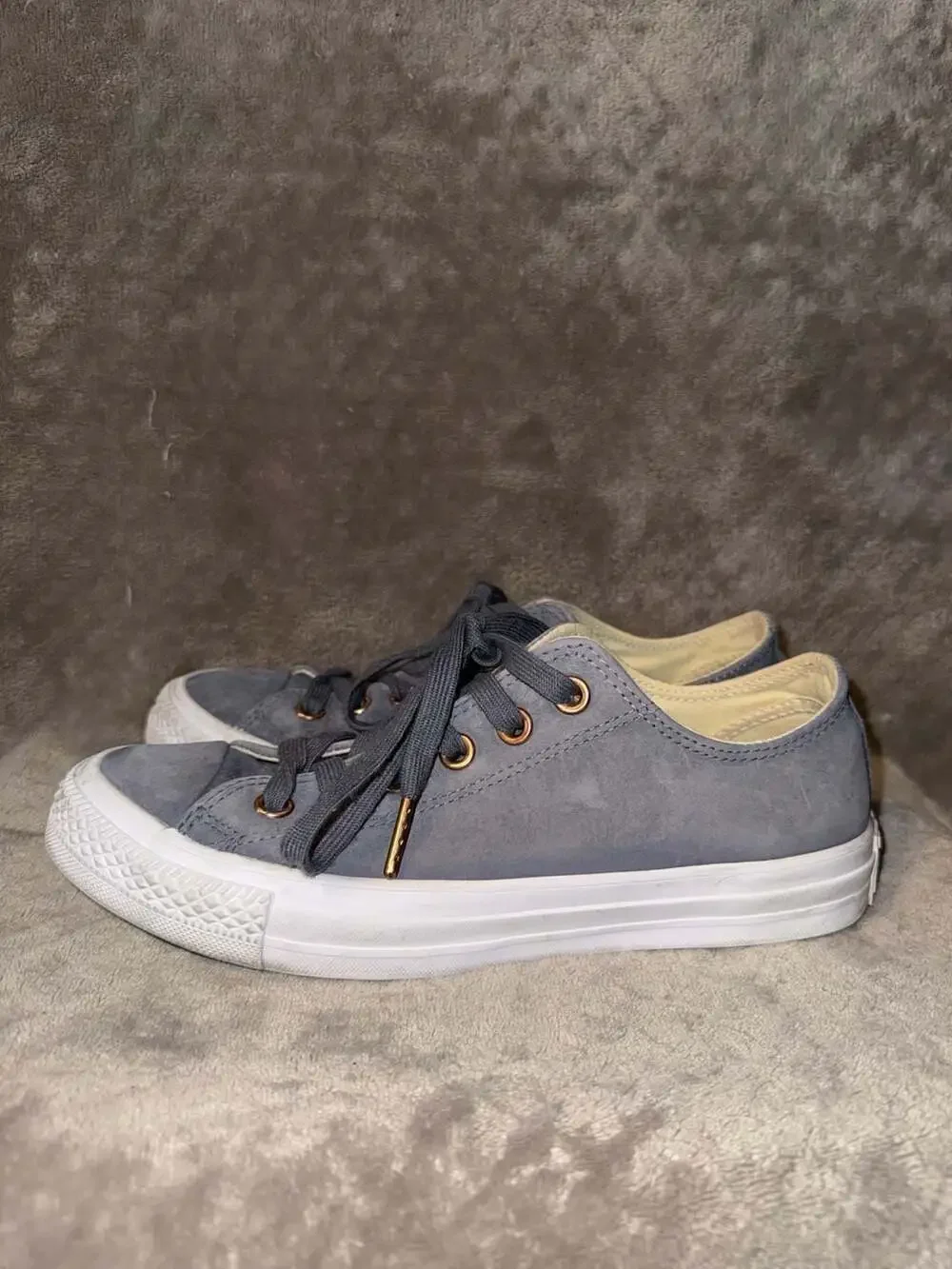 Converse Chuck Taylor All Star Low Top Suede Sneakers Grey Women's 7 Men's 5
